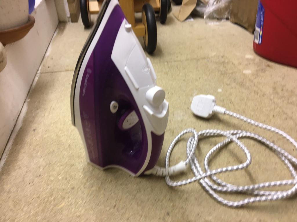 russell hobbs supreme steam 2400w